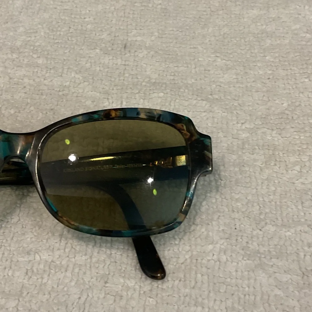 Stylish Tortoise Shell Sunglasses